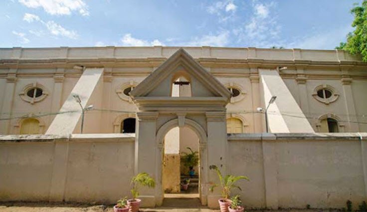 Rev. Schwartz Memorial and Church, Thanjavur, Tamil Nadu - Vushii.com Rev. Schwartz Memorial and Church, Thanjavur, Tamil Nadu - Vushii.com